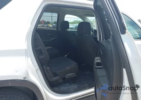 2018 Chevrolet Traverse 1Lt из США, поврежденный, VIN 1GNERGKW0JJ185871